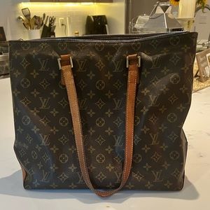Authentic Louis Vuitton Tote Bag Cabas Mezzo
AR0035